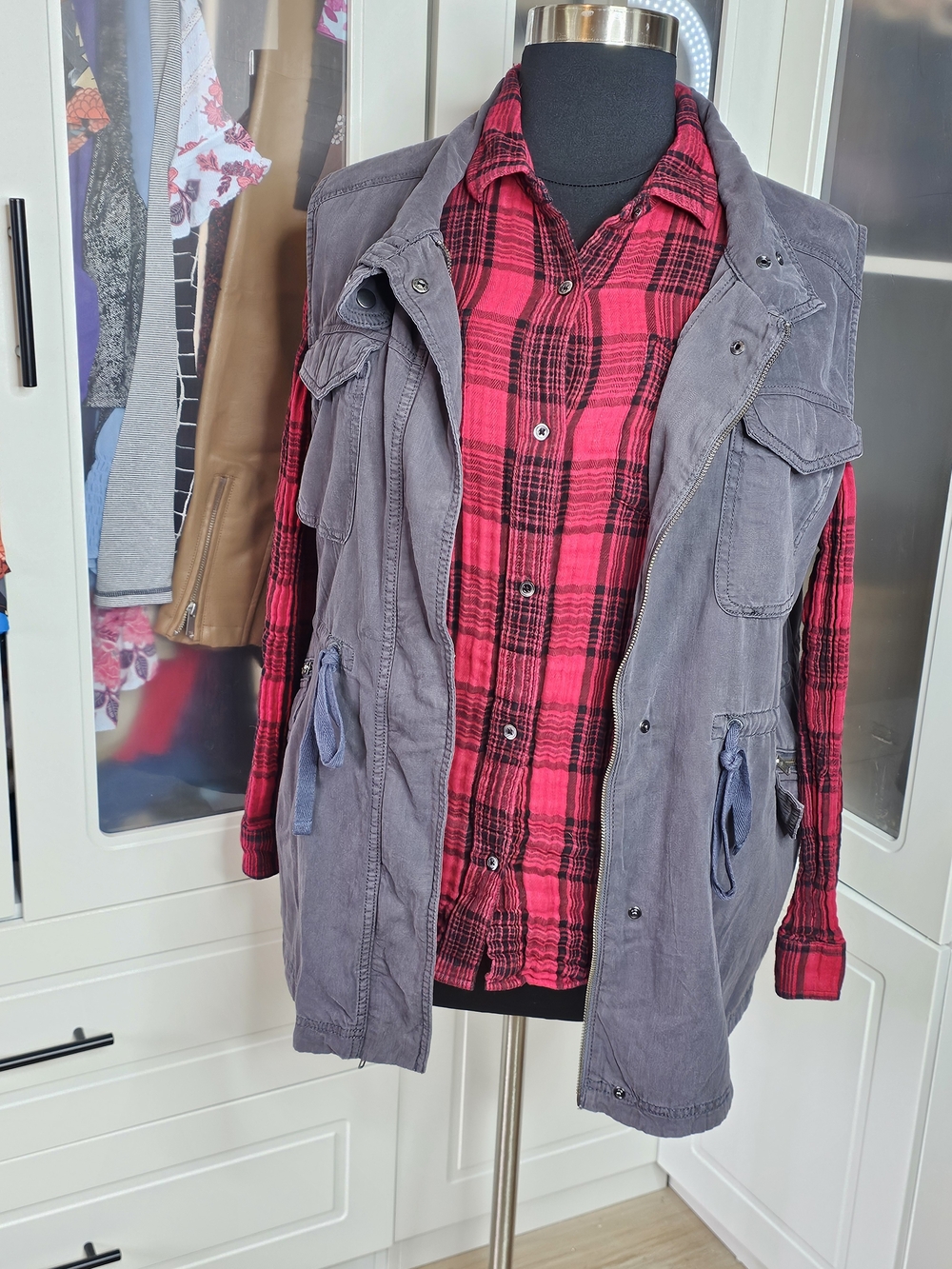 Caslon Sleeveless Utility Jacket Vest in Slate Gray - Casual Outdoor Layer